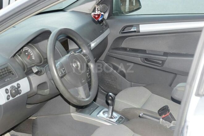 Opel Astra 2004, 180,000 km - 1.6 l - Sumqayıt