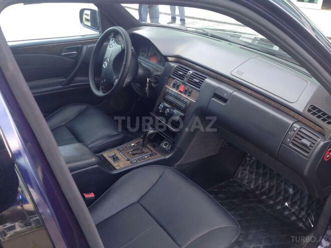 Mercedes E 270 2000, 212,000 km - 2.7 l - Bakı
