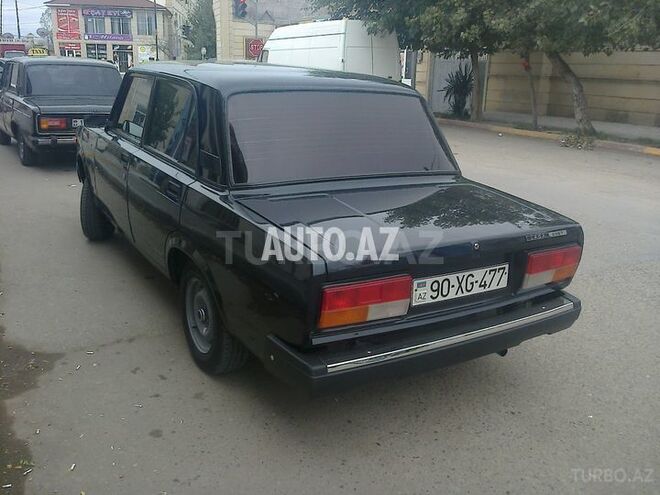 LADA (VAZ) 2107 2010, 90,000 km - 1.6 l - Salyan