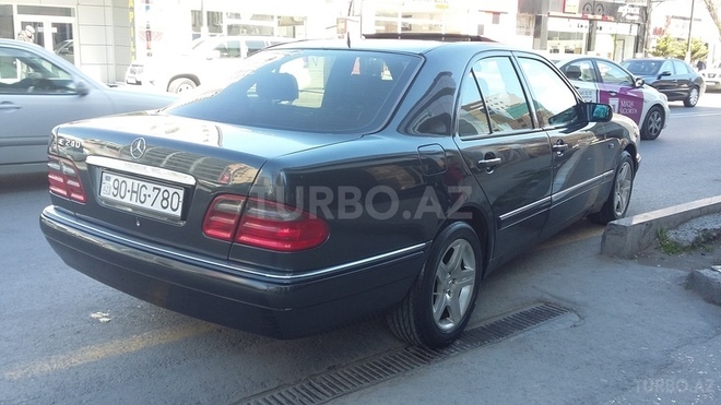 Mercedes E 240 1998, 268,000 km - 2.4 l - Bakı