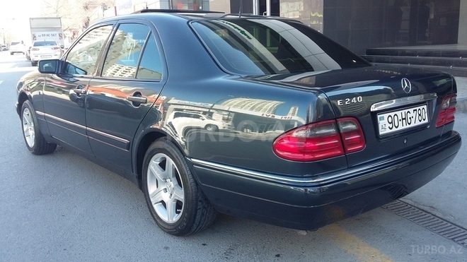 Mercedes E 240 1998, 268,000 km - 2.4 l - Bakı
