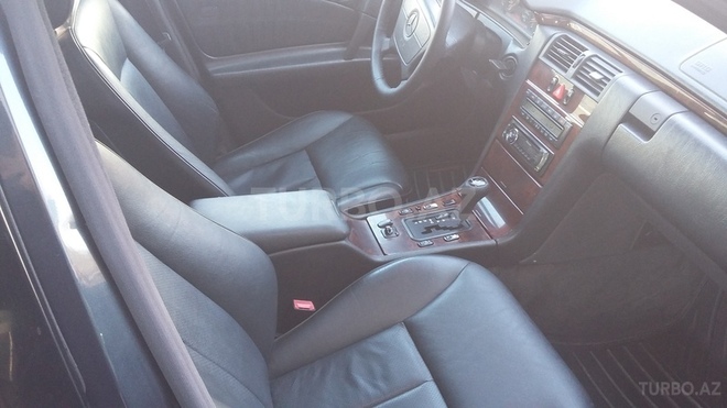 Mercedes E 240 1998, 268,000 km - 2.4 l - Bakı