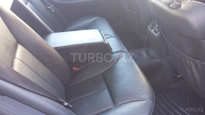Mercedes E 240 1998, 268,000 km - 2.4 l - Bakı