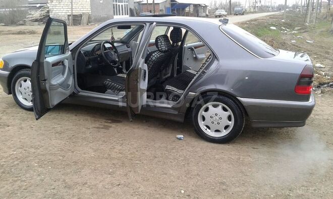 Mercedes C 230 1998, 132,000 km - 2.3 l - Biləsuvar