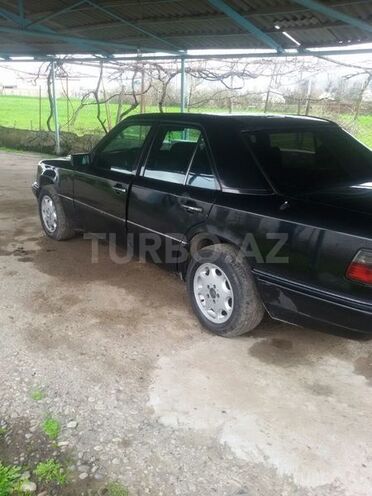 Mercedes E 250 1994, 550,000 km - 2.5 l - İmişli