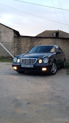 Mercedes E 220 2001, 229,000 km - 2.2 л - Bakı