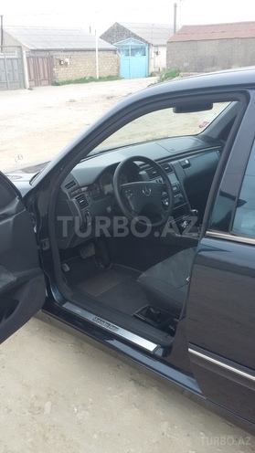 Mercedes E 220 2001, 229,000 km - 2.2 л - Bakı