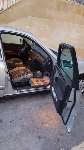 Mercedes E 240 1999, 186,352 km - 2.4 l - Bakı