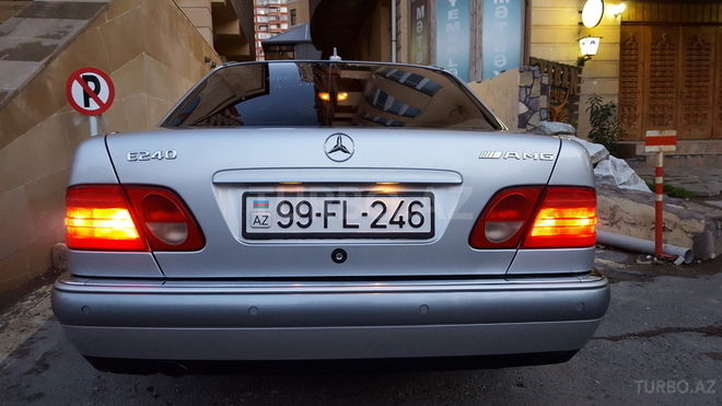 Mercedes E 240 1999, 186,352 km - 2.4 l - Bakı
