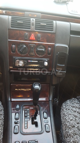 Mercedes E 240 1999, 186,352 km - 2.4 l - Bakı