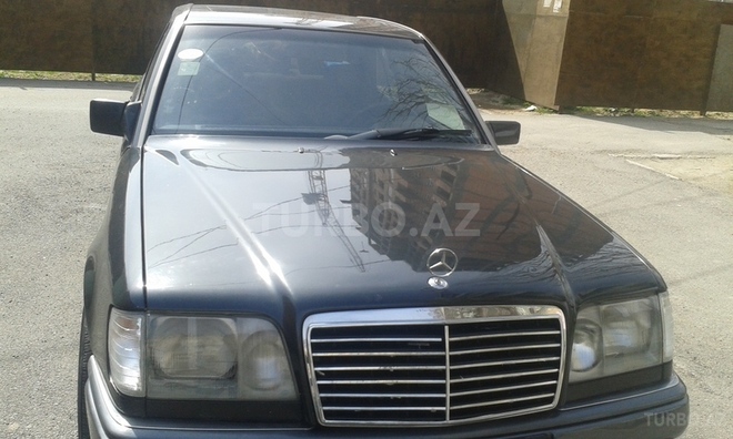 Mercedes E 220 1994, 382,000 km - 0.2 l - Sumqayıt