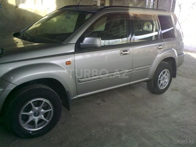 Nissan X-Trail 2002, 130,000 km - 2.0 l - Qazax