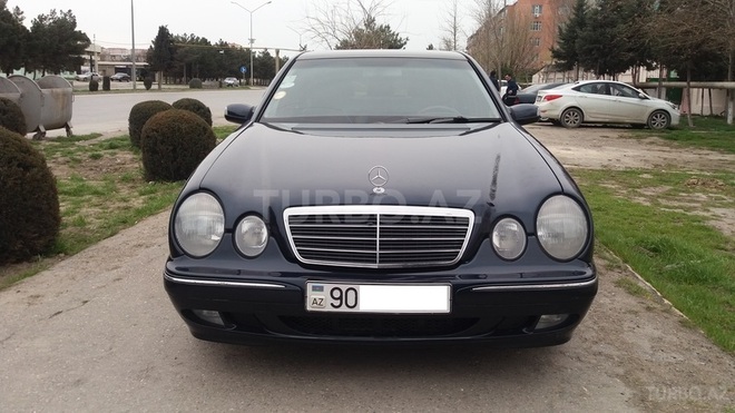 Mercedes E 220 2000, 224,000 km - 2.2 l - Bakı