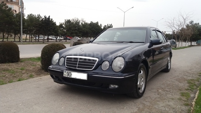 Mercedes E 220 2000, 224,000 km - 2.2 l - Bakı