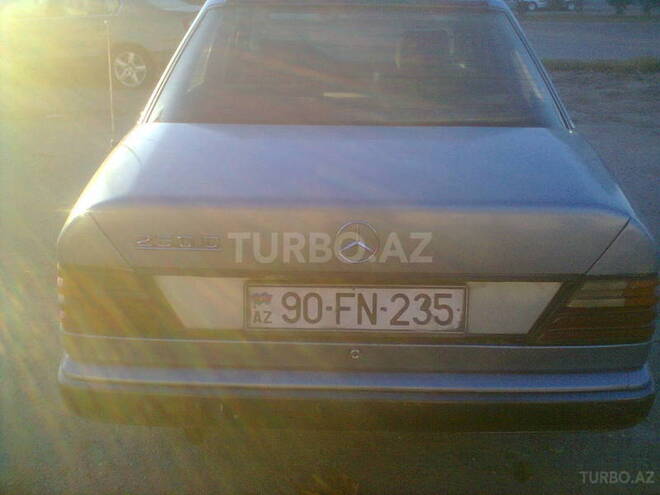 Mercedes E 250 1988, 350,000 km - 2.5 l - Bakı