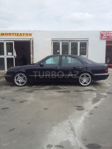 Mercedes E 270 2000, 220,136 km - 2.7 l - Bakı