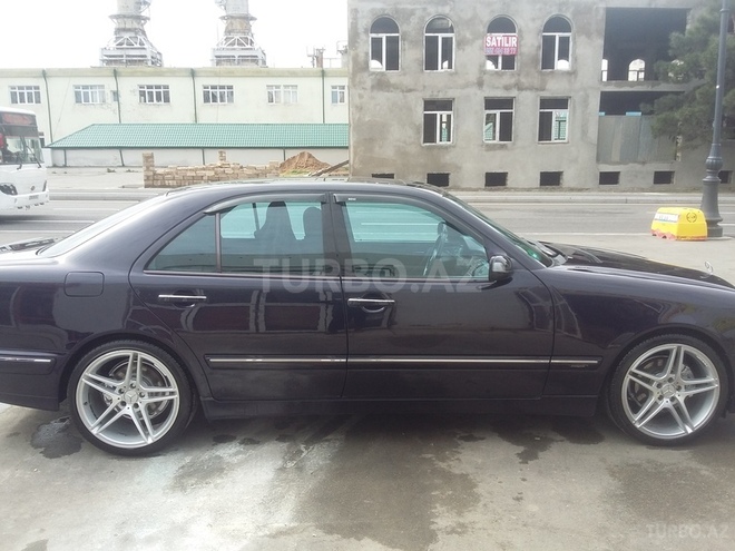 Mercedes E 270 2000, 220,136 km - 2.7 l - Bakı