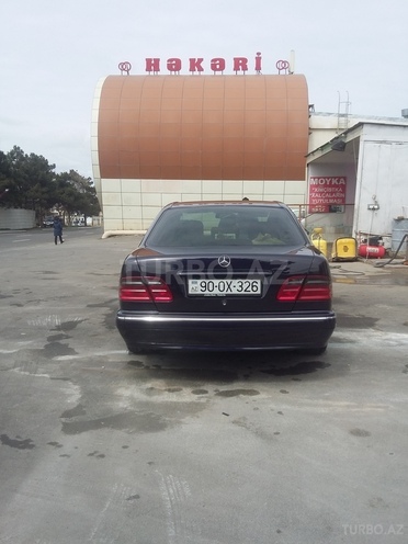 Mercedes E 270 2000, 220,136 km - 2.7 l - Bakı
