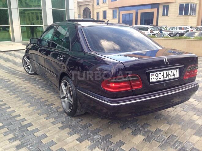 Mercedes E 270 2000, 242,000 km - 2.7 л - Bakı