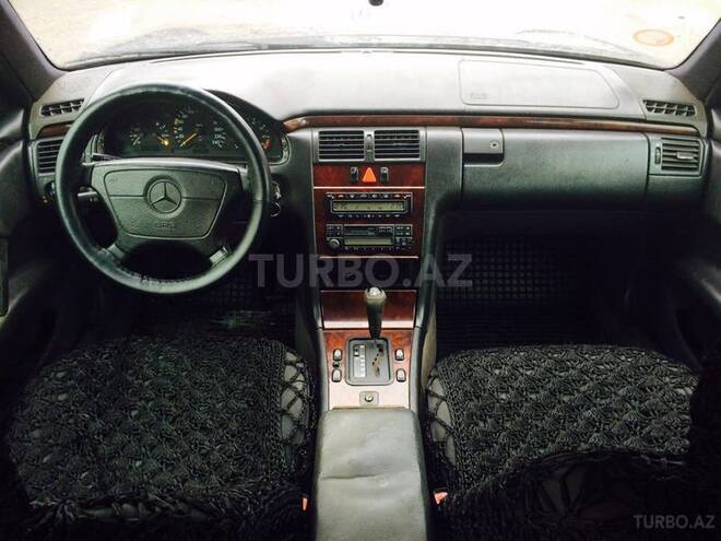 Mercedes E 200 1996, 318,041 km - 2.0 l - Bakı