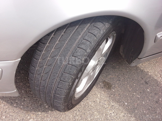 Mercedes E 220 2002, 280,000 km - 2.2 l - Bakı