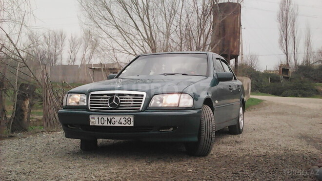 Mercedes C 220 1999, 352,423 km - 2.2 l - Bakı