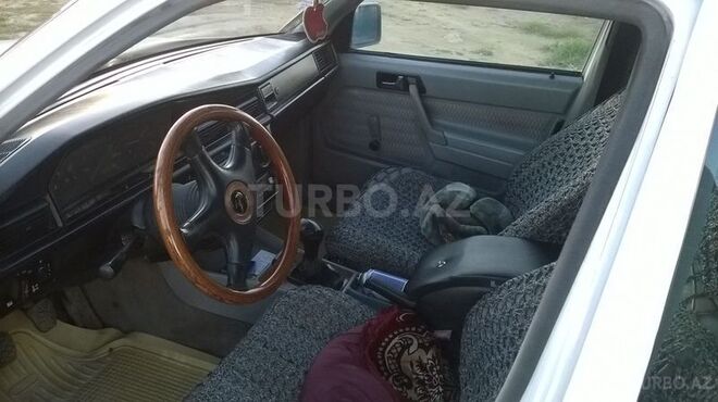Mercedes 190 1991, 420,000 km - 2.0 l - Bakı