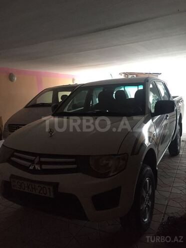 Mitsubishi L200 2011, 10,000 km - 2.5 l - Bakı