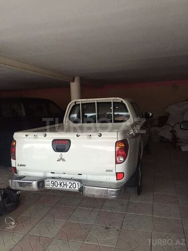Mitsubishi L200 2011, 10,000 km - 2.5 l - Bakı