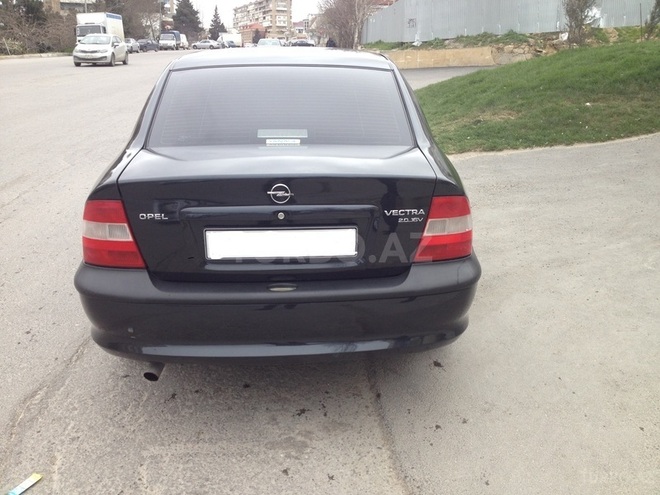 Opel Vectra 1999, 200,000 km - 2.0 l - Bakı