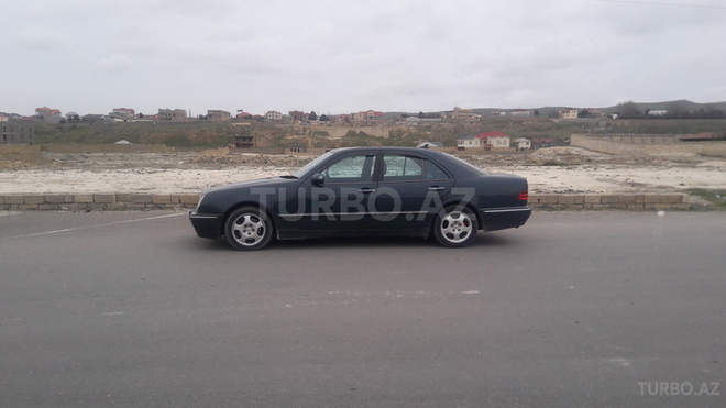 Mercedes E 270 2000, 250,000 km - 2.7 l - Bakı