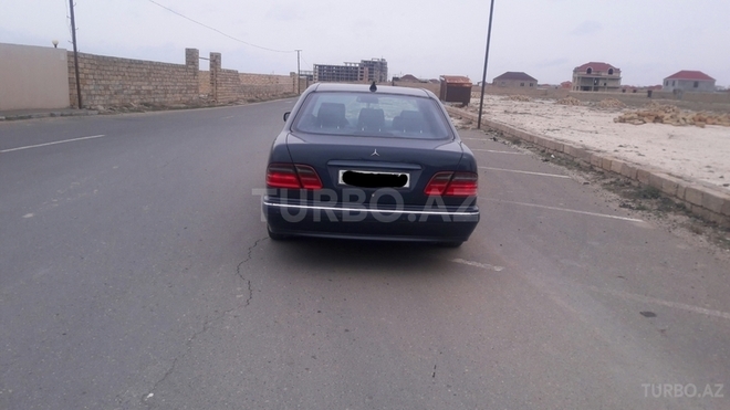 Mercedes E 270 2000, 250,000 km - 2.7 l - Bakı