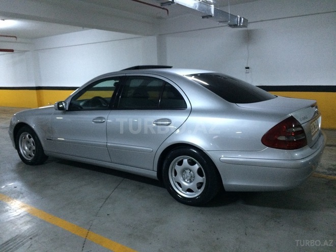 Mercedes E 220 2004, 200,000 km - 2.2 l - Bakı