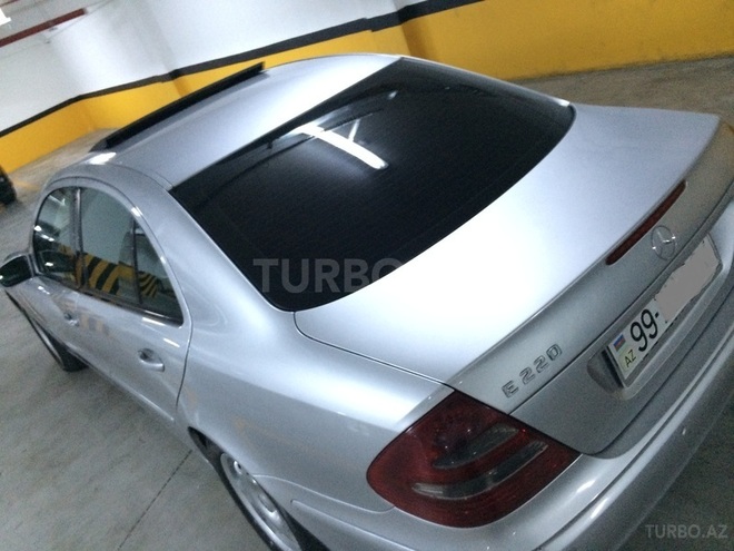 Mercedes E 220 2004, 200,000 km - 2.2 l - Bakı