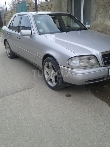 Mercedes C 220 1996, 435,000 km - 2.2 l - Sumqayıt