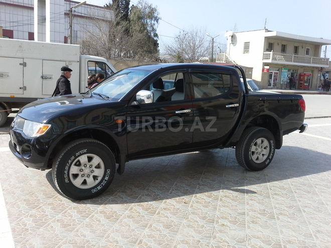 Mitsubishi L200 2007, 99,000 km - 2.5 l - Bakı