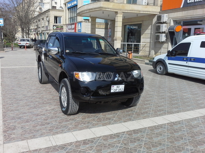 Mitsubishi L200 2007, 99,000 km - 2.5 l - Bakı