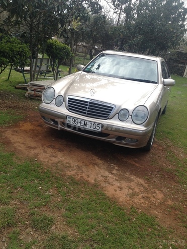 Mercedes E 260 2001, 196,325 km - 2.6 l - Masallı