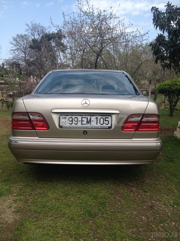 Mercedes E 260 2001, 196,325 km - 2.6 l - Masallı