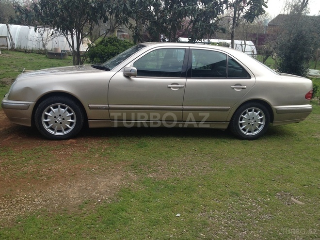 Mercedes E 260 2001, 196,325 km - 2.6 l - Masallı