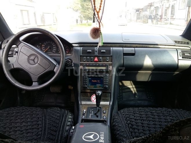 Mercedes E 230 1996, 323,000 km - 2.3 л - Bakı