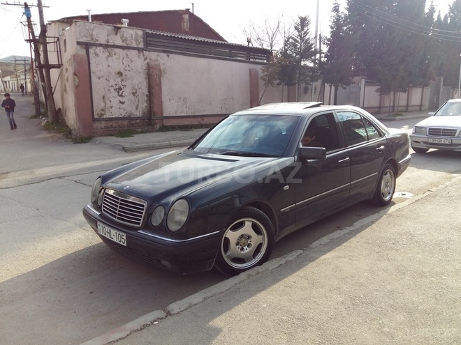 Mercedes E 230 1996, 323,000 km - 2.3 л - Bakı