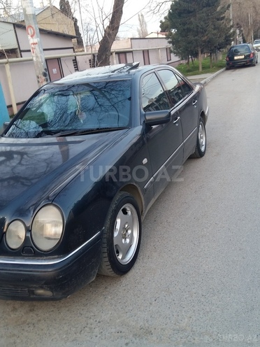 Mercedes E 230 1996, 323,000 km - 2.3 л - Bakı