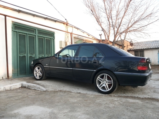 Mercedes C 200 1999, 131,026 km - 2.0 l - Bakı