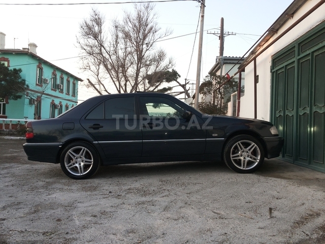 Mercedes C 200 1999, 131,026 km - 2.0 l - Bakı