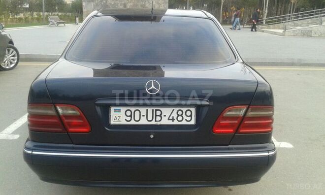 Mercedes E 220 2000, 225,000 km - 2.2 l - Sumqayıt