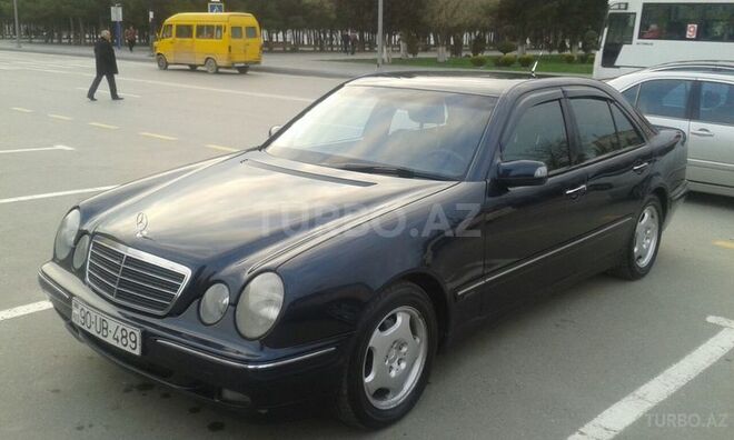 Mercedes E 220 2000, 225,000 km - 2.2 l - Sumqayıt