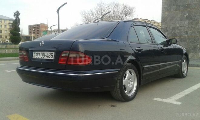 Mercedes E 220 2000, 225,000 km - 2.2 l - Sumqayıt