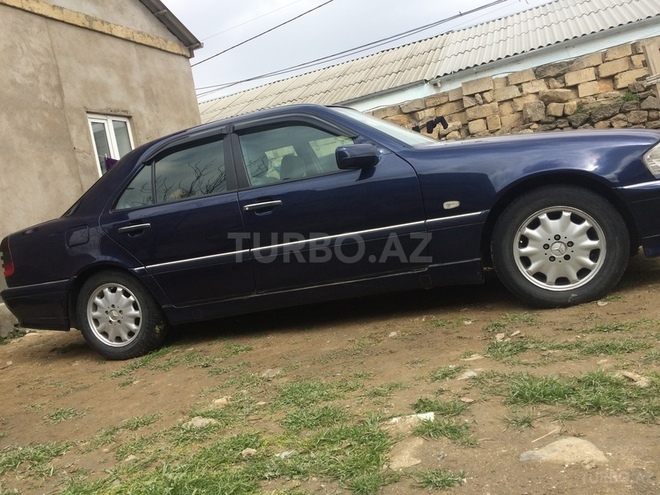 Mercedes C 220 1999, 284,000 km - 2.2 l - Bakı