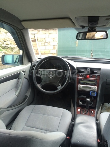 Mercedes C 220 1999, 284,000 km - 2.2 l - Bakı